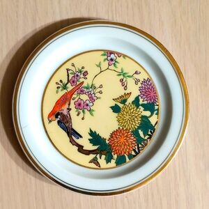 Vintage Toyo ceramic, handpainted 4 inches lovely small dish.